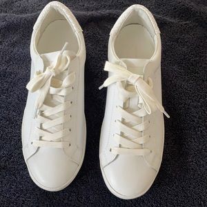 White leather sneakers from Banana Republic. Only worn once indoors
